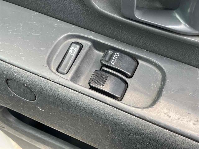 ハイゼットカーゴ 　軽バン　ＡＴ　両側スライドドア　キーレスエントリー　アルミホイール　エアコン　パワーウィンドウ　運転席エアバッグ　助手席エアバッグ（13枚目）
