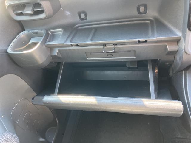 シエンタ ハイブリッドＺ　ＥＴＣ　バックカメラ　ナビ　ＴＶ　クリアランスソナー　オートクルーズコントロール　レーンアシスト　衝突被害軽減システム　両側電動スライドドア　オートマチックハイビーム　オートライト　ＬＥＤヘッドランプ（43枚目）