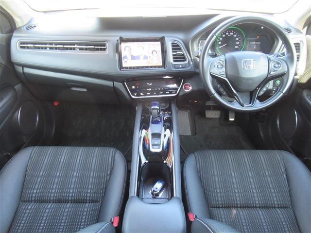 ヴェゼル 　１．５　ＨＹＢＲＩＤ　Ｚ　オートライト　ハーフレザーシート　ＬＥＤヘッドランプ　レーンアシスト　衝突被害軽減システム　キーレスエントリー　スマートキー　Ｂｌｕｅｔｏｏｔｈ　バックカメラ（4枚目）