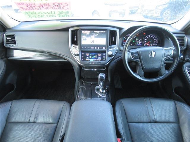 クラウン 　２．５　ハイブリッド　アスリートＧ　オートマチックハイビーム　ドライブレコーダー　Ｂｌｕｅｔｏｏｔｈ　ミュージックサーバ　シートヒーター　シートエアコン　クリアランスソナー　アイドリングストップ（4枚目）