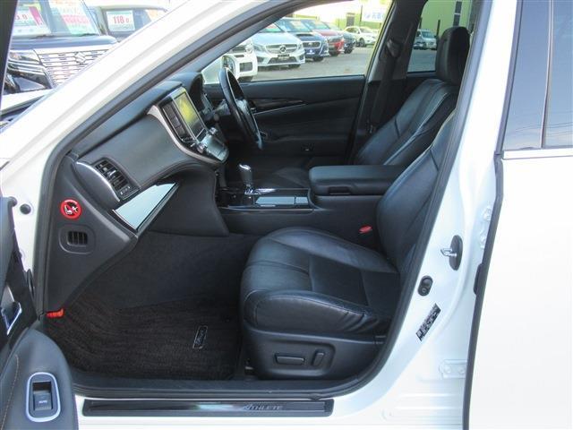 クラウン 　２．５　ハイブリッド　アスリートＧ　オートマチックハイビーム　ドライブレコーダー　Ｂｌｕｅｔｏｏｔｈ　ミュージックサーバ　シートヒーター　シートエアコン　クリアランスソナー　アイドリングストップ（16枚目）