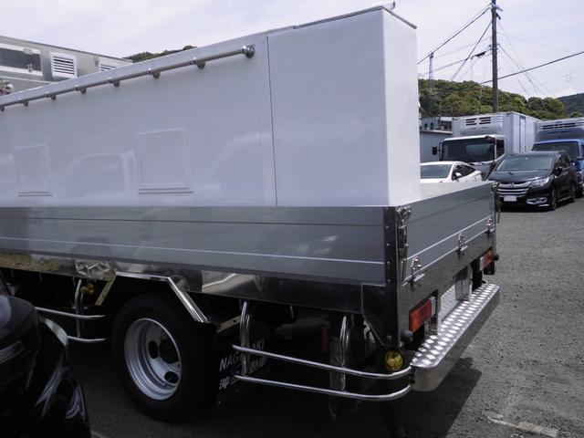キャンター 　活魚運搬車　標準キャブ　３トンシャーシ　ボデーマリンシステム　２槽式水槽　キャブ塗装済（14枚目）