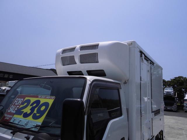 エルフトラック 　冷蔵冷凍車　標準キャブ　ショートボデー　パワーゲート付　ラッシングレール２段　床板ステンレス　サイドドア付（9枚目）
