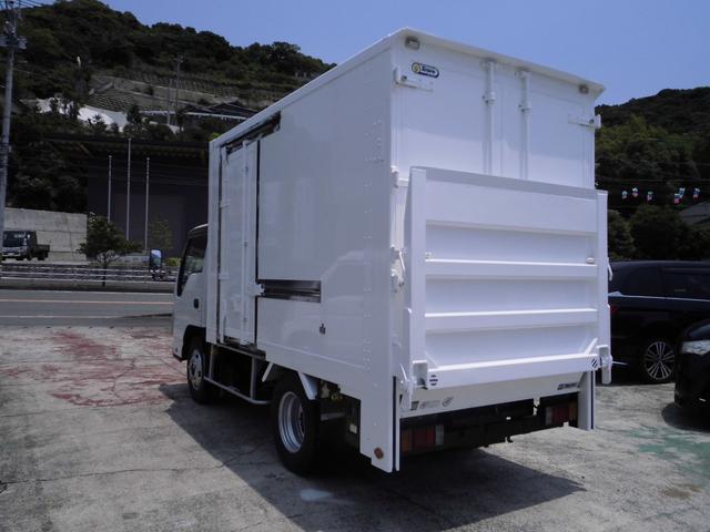 エルフトラック 　冷蔵冷凍車　標準キャブ　ショートボデー　パワーゲート付　ラッシングレール２段　床板ステンレス　サイドドア付（10枚目）