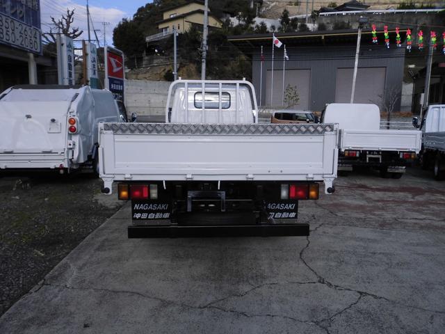 エルフトラック 　平ボデー　標準キャブ　ロングボデー　スムーサーシフト　ロープ穴　あおり上アルミ張り　エアコン　パワステ　パワーウインド　ボデー内寸長さ４３０ｃｍ　幅１８０ｃｍ（5枚目）