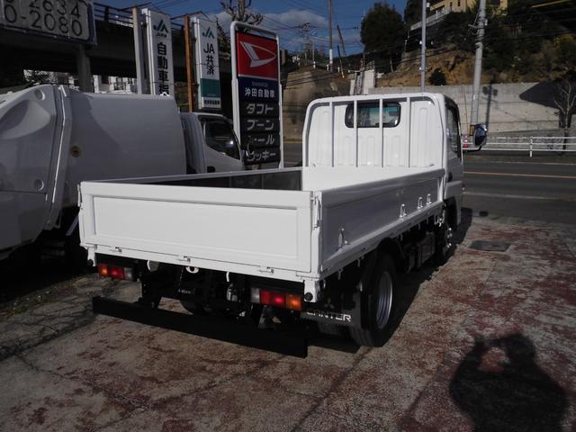 キャンター 　２トン　平ボデー　標準キャブ　ショートボデー　２トン積み　フルフラットロー　床鉄板張り　エアコン　パワステ　パワーウインド（10枚目）