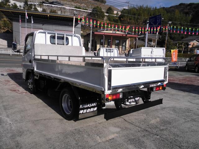 キャンター 　２トン　平ボデー　カスタム　標準キャブ　ショートボデー　２トン積み　フルフラットロー　ボデー内寸長さ３１０ｃｍ　幅１６０ｃｍ　メッキパーツ（4枚目）
