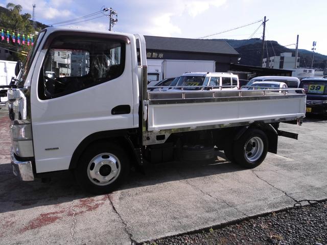 キャンター 　２トン　平ボデー　カスタム　標準キャブ　ショートボデー　２トン積み　フルフラットロー　ボデー内寸長さ３１０ｃｍ　幅１６０ｃｍ　メッキパーツ（9枚目）