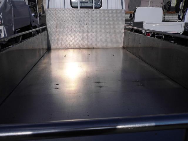 キャンター 　２トン　平ボデー　カスタム　標準キャブ　ショートボデー　２トン積み　フルフラットロー　ボデー内寸長さ３１０ｃｍ　幅１６０ｃｍ　メッキパーツ（10枚目）