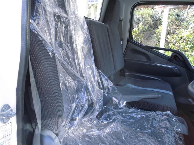 キャンター 　２トン　平ボデー　カスタム　標準キャブ　ショートボデー　２トン積み　フルフラットロー　ボデー内寸長さ３１０ｃｍ　幅１６０ｃｍ　メッキパーツ（16枚目）