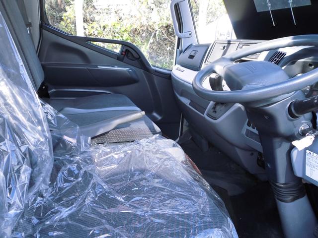 キャンター 　２トン　平ボデー　カスタム　標準キャブ　ショートボデー　２トン積み　フルフラットロー　ボデー内寸長さ３１０ｃｍ　幅１６０ｃｍ　メッキパーツ（19枚目）