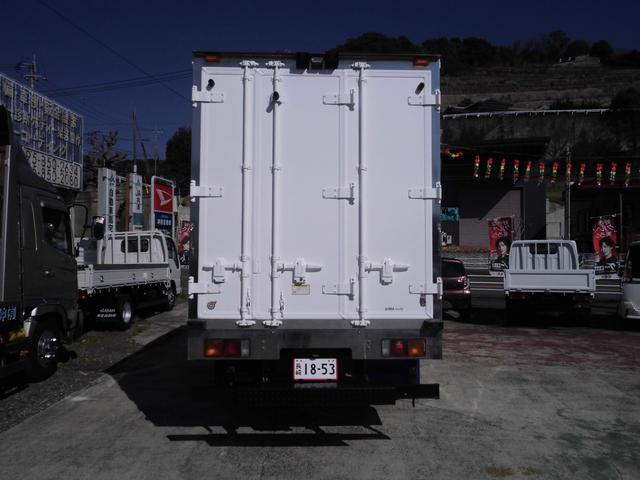 キャンター 　冷蔵冷凍車　標準キャブ　サイドドア付　ー３０度設定　床キーストン　バックカメラ　５速マニュアル　ラッシングレール　水抜穴２×２　ボデー内寸長さ４２５ｃｍ　幅１６６ｃｍ　高さ１８２ｃｍ（8枚目）