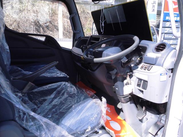 キャンター 　冷蔵冷凍車　標準キャブ　サイドドア付　ー３０度設定　床キーストン　バックカメラ　５速マニュアル　ラッシングレール　水抜穴２×２　ボデー内寸長さ４２５ｃｍ　幅１６６ｃｍ　高さ１８２ｃｍ（18枚目）