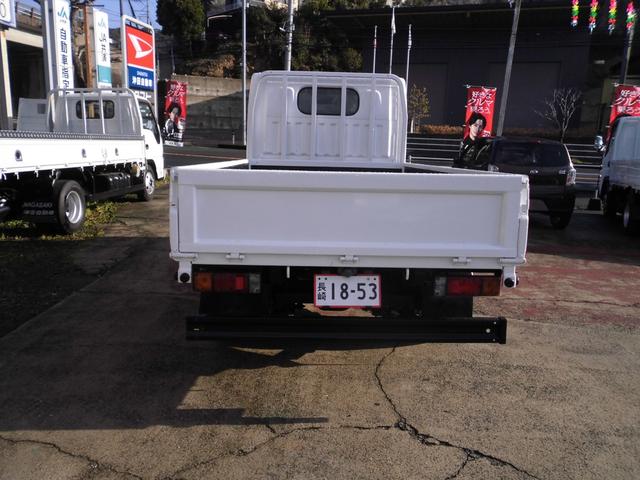 アトラストラック 2トン平ボデー 標準キャブ ショートボデー 4ナンバー 2トン積み 木製平ボデー フルフラットロー ディーゼル ブレーキアシスト 全塗装済(3枚目)