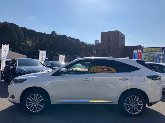 ハリアーハイブリッド プレミアム　アドバンスドパッケージ　メーカーナビ・ＪＢＬサウンド・４ＷＤ（8枚目）