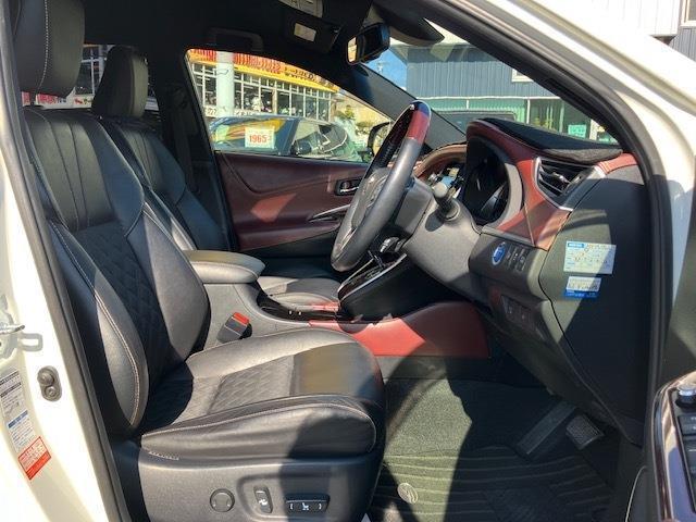 ハリアーハイブリッド プレミアム　アドバンスドパッケージ　メーカーナビ・ＪＢＬサウンド・４ＷＤ（11枚目）