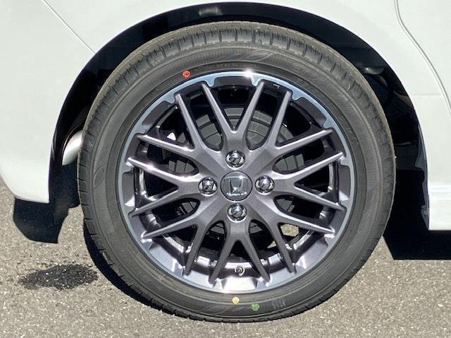 Ｎ－ＢＯＸカスタム ターボ　届け出済未使用車　マット　バイザー　ＥＴＣ　両側電動スライドドア　後席テーブル　フォグランプ（9枚目）