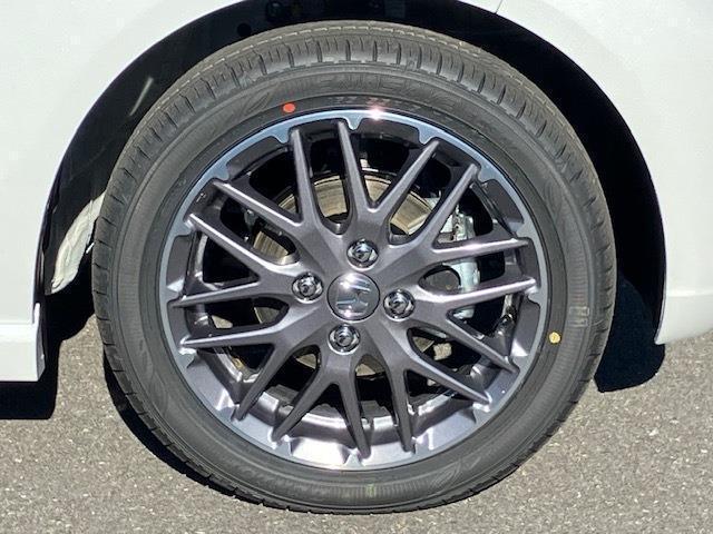 Ｎ－ＢＯＸカスタム ターボ　届け出済未使用車　マット　バイザー　ＥＴＣ　両側電動スライドドア　後席テーブル　フォグランプ（10枚目）