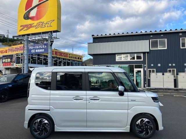スペーシアカスタム 　ＨＹＢＲＩＤ　ＸＳ　ナビｐｋｇ　届け出済未使用車　全方位カメラ　両側電動スライドドア　シートヒータ―　ハンドルヒーター（4枚目）