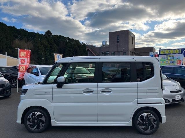 スペーシアカスタム 　ＨＹＢＲＩＤ　ＸＳ　ナビｐｋｇ　届け出済未使用車　全方位カメラ　両側電動スライドドア　シートヒータ―　ハンドルヒーター（8枚目）