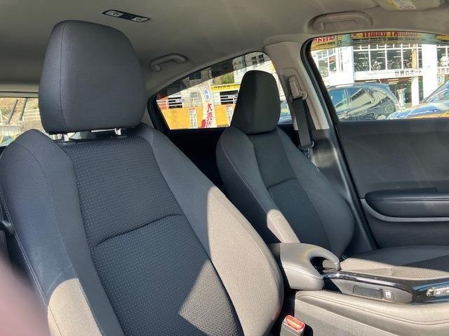 ヴェゼル 1.5 HYBRID ワンオーナー 社外ナビ バックカメラ フルセグTV ETC ドライブレコーダー(4枚目)