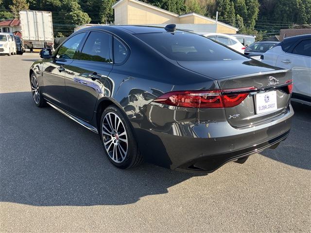 XF R-ダイナミック ブラック P250 サンルーフ・レザーシート・特別塗装色・ワンオーナー(7枚目)