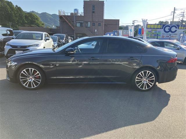 XF R-ダイナミック ブラック P250 サンルーフ・レザーシート・特別塗装色・ワンオーナー(8枚目)