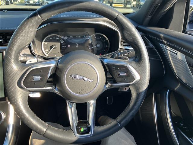 XF R-ダイナミック ブラック P250 サンルーフ・レザーシート・特別塗装色・ワンオーナー(10枚目)