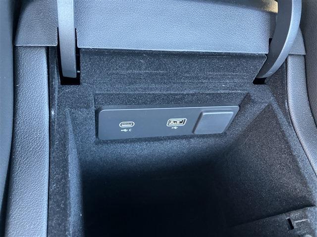 XF R-ダイナミック ブラック P250 サンルーフ・レザーシート・特別塗装色・ワンオーナー(22枚目)