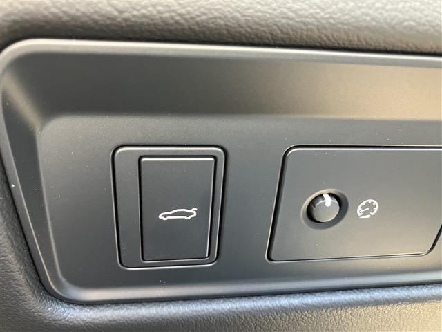 XF R-ダイナミック ブラック P250 サンルーフ・レザーシート・特別塗装色・ワンオーナー(27枚目)