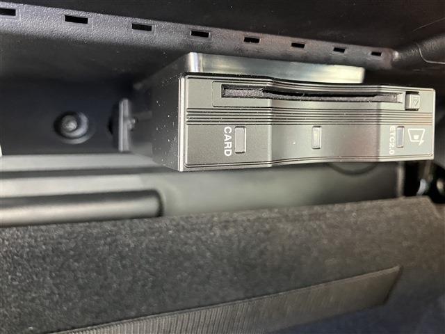 XF R-ダイナミック ブラック P250 サンルーフ・レザーシート・特別塗装色・ワンオーナー(32枚目)