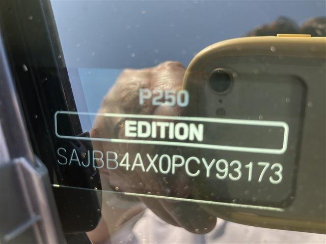 XF R-ダイナミック ブラック P250 サンルーフ・レザーシート・特別塗装色・ワンオーナー(33枚目)