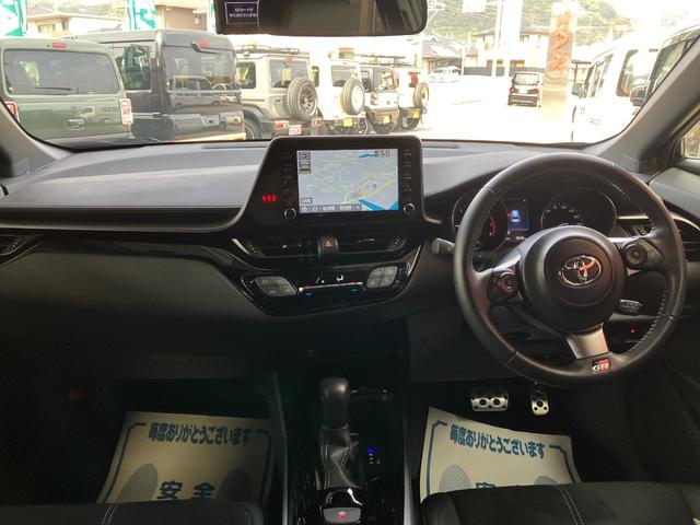 Ｃ－ＨＲ Ｓ－Ｔ　ＧＲスポーツ　純正ナビ　フルセグ　パノラマビューモニター　スマートキー　セーフティセンス　シートヒーター　ＧＲエアロ　ドライブレコーダー　エンジンスターター　ＬＥＤ　ＥＴＣ　クルーズコントロール　純正アルミ（4枚目）