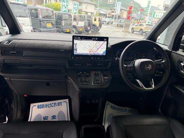 ステップワゴン ｅ：ＨＥＶスパーダ　プレミアムライン　１１．４インチナビ　フルセグ　パノラマビューモニター　両側パワースライド　フリップダウンモニター　スマートキー　パワーゲート　ドライブレコーダー　ＥＴＣ　ＬＥＤ　ホンダセンシング　純正アルミ（4枚目）