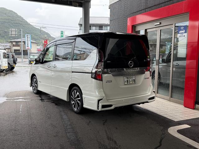 セレナ ｅ－パワー　ハイウェイスターＶ　９インチナビ　フルセグ　アラウンドビューモニター　両側パワースライド　インテリキー　フリップダウンモニター　プロパイロット　ＥＴＣ　ＬＥＤ　純正アルミ　インパルエアロ　デジタルミラー　ドラレコ（3枚目）