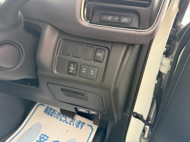 セレナ ｅ－パワー　ハイウェイスターＶ　９インチナビ　フルセグ　アラウンドビューモニター　両側パワースライド　インテリキー　フリップダウンモニター　プロパイロット　ＥＴＣ　ＬＥＤ　純正アルミ　インパルエアロ　デジタルミラー　ドラレコ（9枚目）