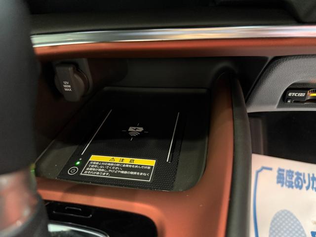 ヴェゼル ｅ：ＨＥＶ　ＰＬａＹ　９インチコネクトディスプレイ　純正ナビ　フルセグ　バックカメラ　スマートキー　シートヒーター　ワイヤレス充電　ホンダセンシング　パワーゲート　ガラスルーフ　ＥＴＣ　純正アルミ　ステアリングヒーター（16枚目）