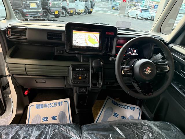 スペーシアギア ハイブリッドＸＺ　８インチナビ　フルセグ　両側パワースライド　スマートキー　セーフティサポート　ルーフレール　シートヒーター　クルーズコントロール　ヘッドアップディスプレイ　純正アルミ　ＬＥＤ　ステアリングヒーター（4枚目）