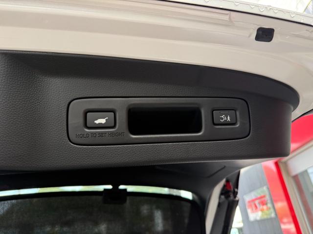 ヴェゼル ｅ：ＨＥＶ　Ｚ　９インチナビ　フルセグ　バックカメラ　スマートキー　シートヒーター　ステアリングヒーター　ホンダセンシング　クルーズコントロール　ＬＥＤ　パワーゲート　純正アルミ（22枚目）