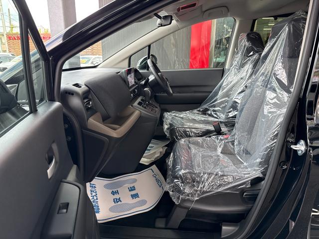 フリード ｅ：ＨＥＶエアー　ＥＸ　９インチナビ　フルセグ　バックカメラ　両側パワースライド　スマートキー　ホンダセンシング　シートヒーター　ＢＳＭ　純正アルミ　ＬＥＤ（5枚目）