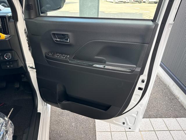 タント カスタムＲＳ　８インチナビ　フルセグ　バックカメラ　両側パワースライド　スマートキー　スマートアシスト　ＬＥＤ　シートヒーター　クルーズコントロール　純正アルミ　ＥＴＣ（7枚目）