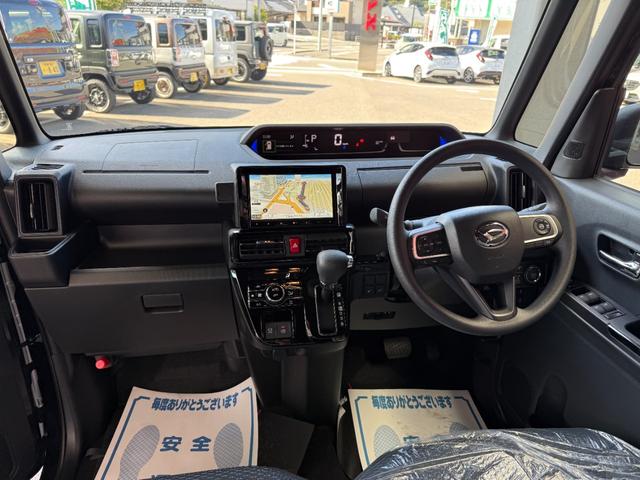 タント カスタムＸリミテッド　８インチナビ　フルセグ　バックカメラ　両側パワースライド　スマートキー　スマートアシスト　ＬＥＤ　シートヒーター　クルーズコントロール　純正アルミ　ＥＴＣ（4枚目）