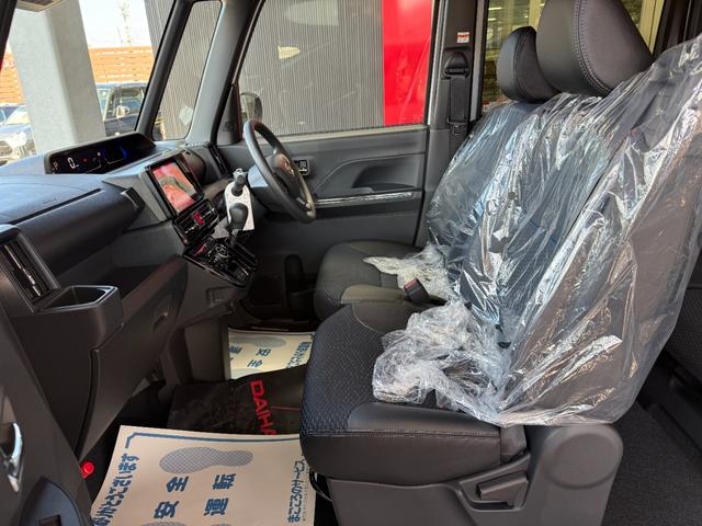 タント カスタムＸリミテッド　８インチナビ　フルセグ　バックカメラ　両側パワースライド　スマートキー　スマートアシスト　ＬＥＤ　シートヒーター　クルーズコントロール　純正アルミ　ＥＴＣ（5枚目）