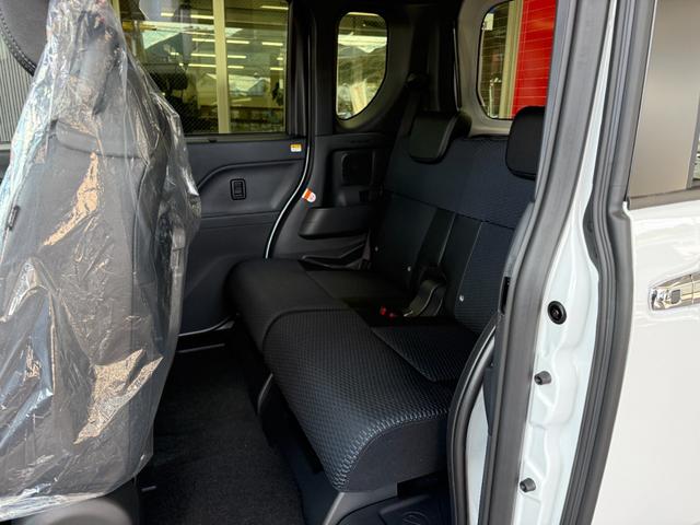 タント カスタムＸリミテッド　８インチナビ　フルセグ　バックカメラ　両側パワースライド　スマートキー　スマートアシスト　ＬＥＤ　シートヒーター　クルーズコントロール　純正アルミ　ＥＴＣ（6枚目）