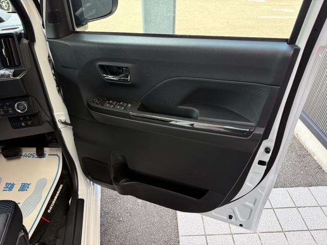 タント カスタムＸリミテッド　８インチナビ　フルセグ　バックカメラ　両側パワースライド　スマートキー　スマートアシスト　ＬＥＤ　シートヒーター　クルーズコントロール　純正アルミ　ＥＴＣ（7枚目）