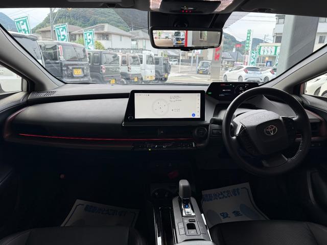 プリウス Z ディスプレイオーディオ パノラミックビューモニター スマートキー セーフティセンス デジタルミラー パワーゲート パワーシート レザーシート LED ETC BSM 純正アルミ シートベンチレーション(4枚目)