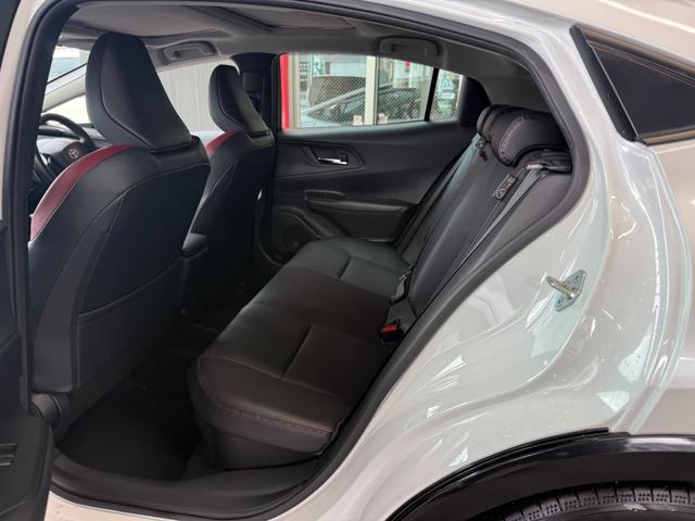 プリウス Z ディスプレイオーディオ パノラミックビューモニター スマートキー セーフティセンス デジタルミラー パワーゲート パワーシート レザーシート LED ETC BSM 純正アルミ シートベンチレーション(6枚目)