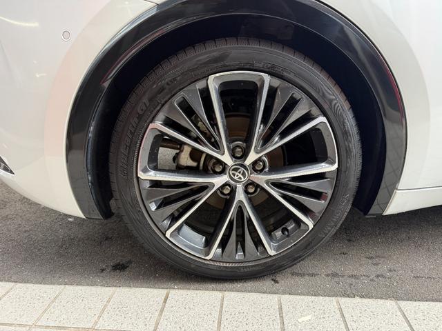 プリウス Z ディスプレイオーディオ パノラミックビューモニター スマートキー セーフティセンス デジタルミラー パワーゲート パワーシート レザーシート LED ETC BSM 純正アルミ シートベンチレーション(24枚目)