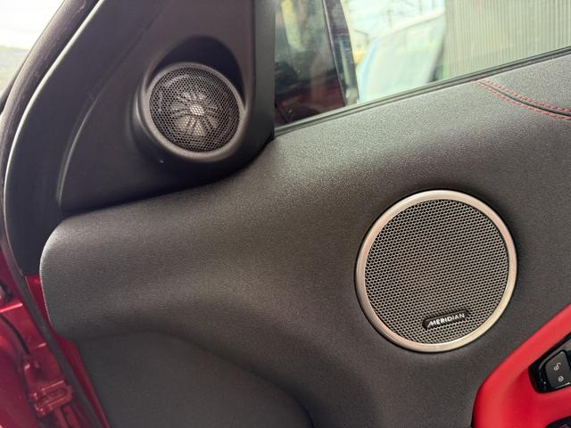 レンジローバーイヴォーク ＨＳＥダイナミック　純正ナビ　フルセグ　パノラミックビューモニター　スマートキー　シートヒーター　メモリーパワーシート　パワーゲート　ガラスルーフ　ＥＴＣ　ＬＥＤ　純正アルミ　パドルシフト　ＭＥＲＩＤＩＡＮサウンド（18枚目）