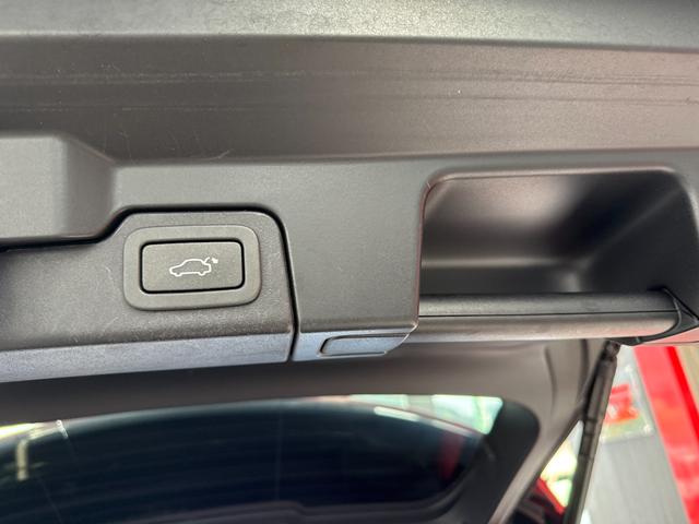 レンジローバーイヴォーク ＨＳＥダイナミック　純正ナビ　フルセグ　パノラミックビューモニター　スマートキー　シートヒーター　メモリーパワーシート　パワーゲート　ガラスルーフ　ＥＴＣ　ＬＥＤ　純正アルミ　パドルシフト　ＭＥＲＩＤＩＡＮサウンド（28枚目）